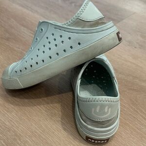 Happy NocNoc Kids Mint Green Slip-On Sneakers